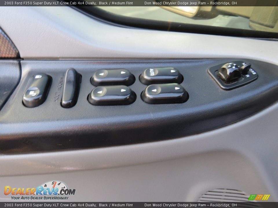 2003 Ford F350 Super Duty XLT Crew Cab 4x4 Dually Black / Medium Flint Photo #19