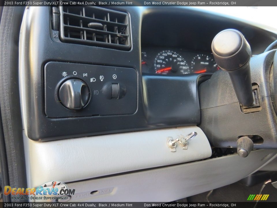 2003 Ford F350 Super Duty XLT Crew Cab 4x4 Dually Black / Medium Flint Photo #20