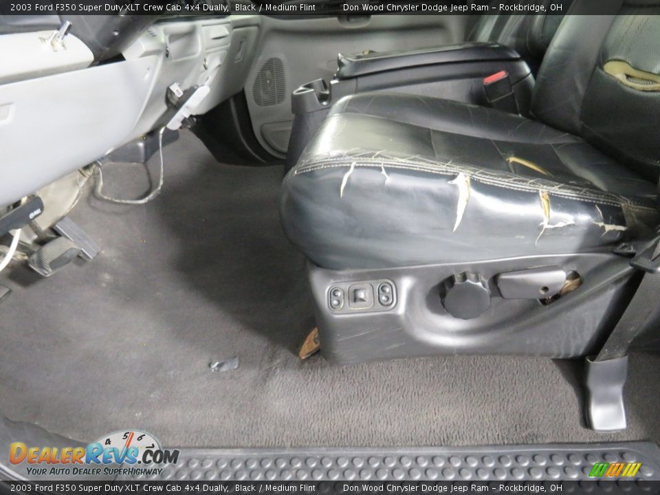 2003 Ford F350 Super Duty XLT Crew Cab 4x4 Dually Black / Medium Flint Photo #29
