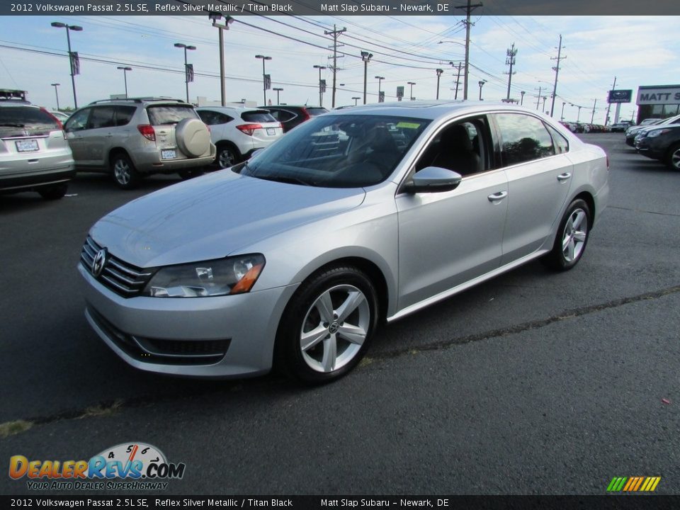 2012 Volkswagen Passat 2.5L SE Reflex Silver Metallic / Titan Black Photo #2