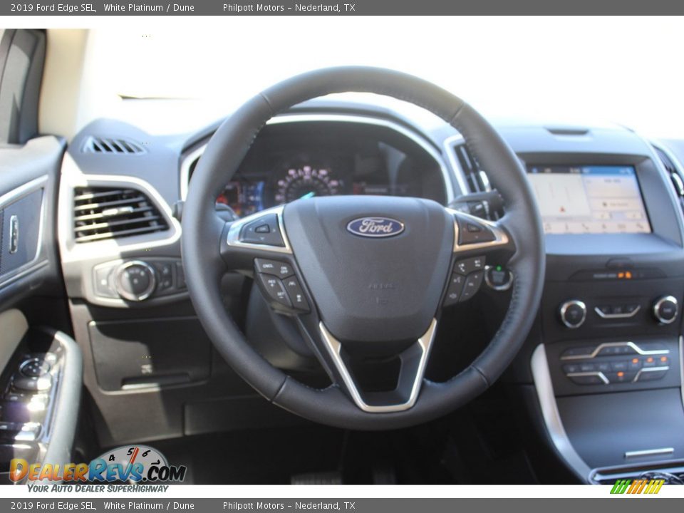 2019 Ford Edge SEL White Platinum / Dune Photo #23