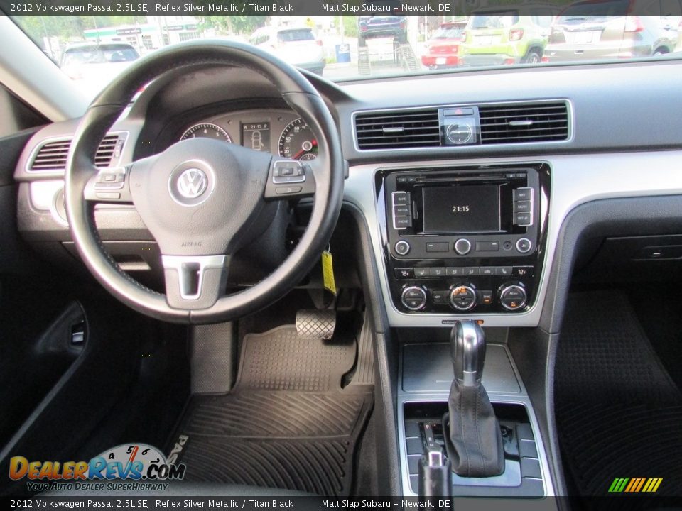 2012 Volkswagen Passat 2.5L SE Reflex Silver Metallic / Titan Black Photo #10