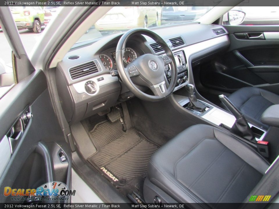 2012 Volkswagen Passat 2.5L SE Reflex Silver Metallic / Titan Black Photo #12