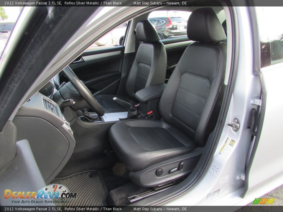 2012 Volkswagen Passat 2.5L SE Reflex Silver Metallic / Titan Black Photo #16