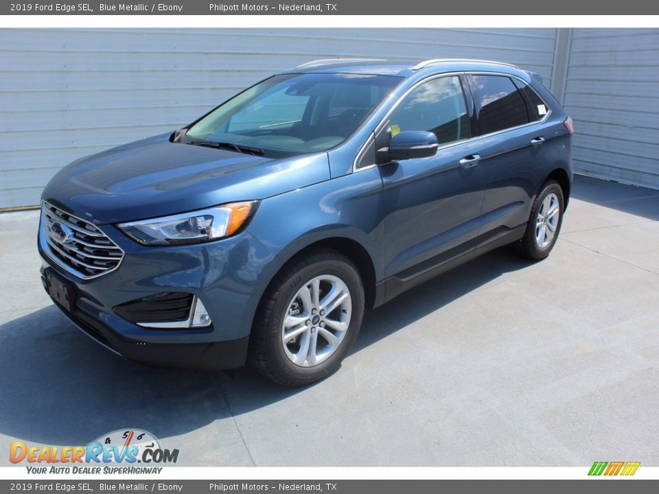 Front 3/4 View of 2019 Ford Edge SEL Photo #4