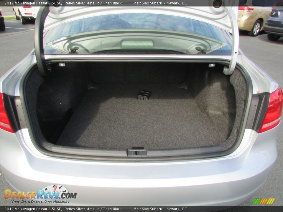 2012 Volkswagen Passat 2.5L SE Reflex Silver Metallic / Titan Black Photo #20
