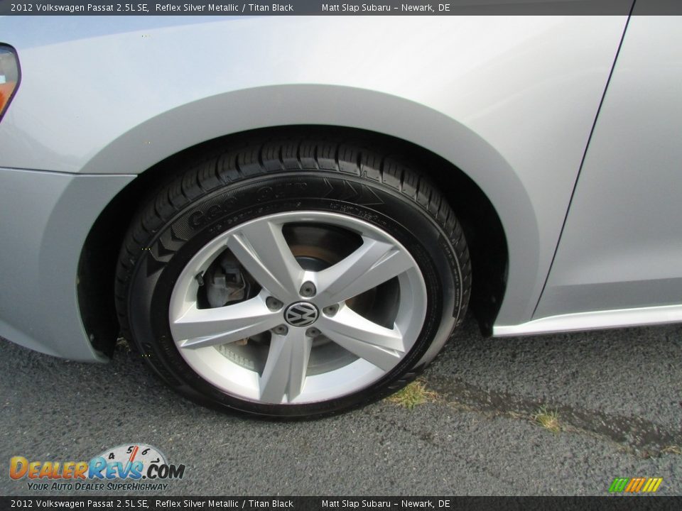 2012 Volkswagen Passat 2.5L SE Reflex Silver Metallic / Titan Black Photo #23