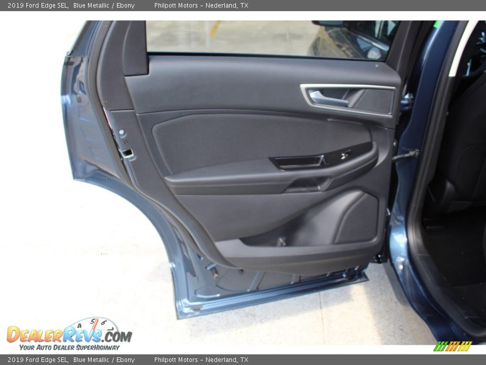 Door Panel of 2019 Ford Edge SEL Photo #20