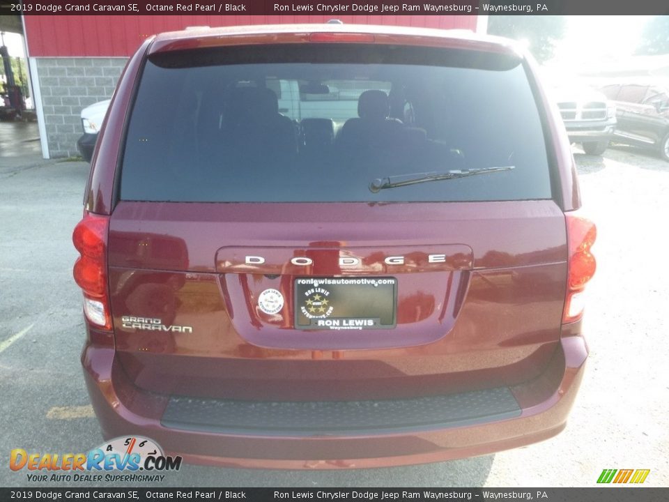 2019 Dodge Grand Caravan SE Octane Red Pearl / Black Photo #4