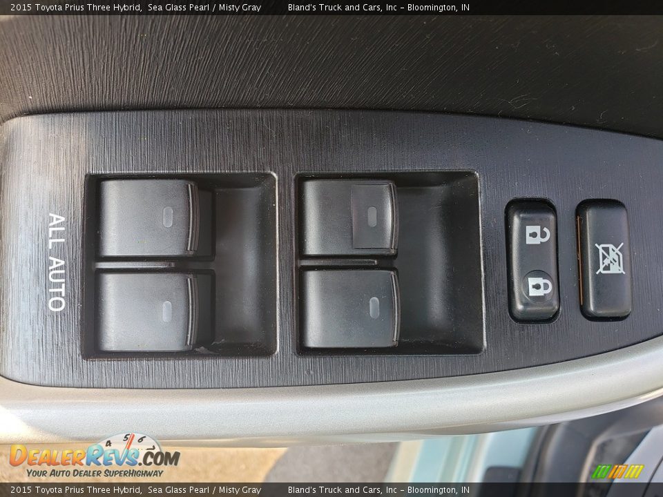 2015 Toyota Prius Three Hybrid Sea Glass Pearl / Misty Gray Photo #5