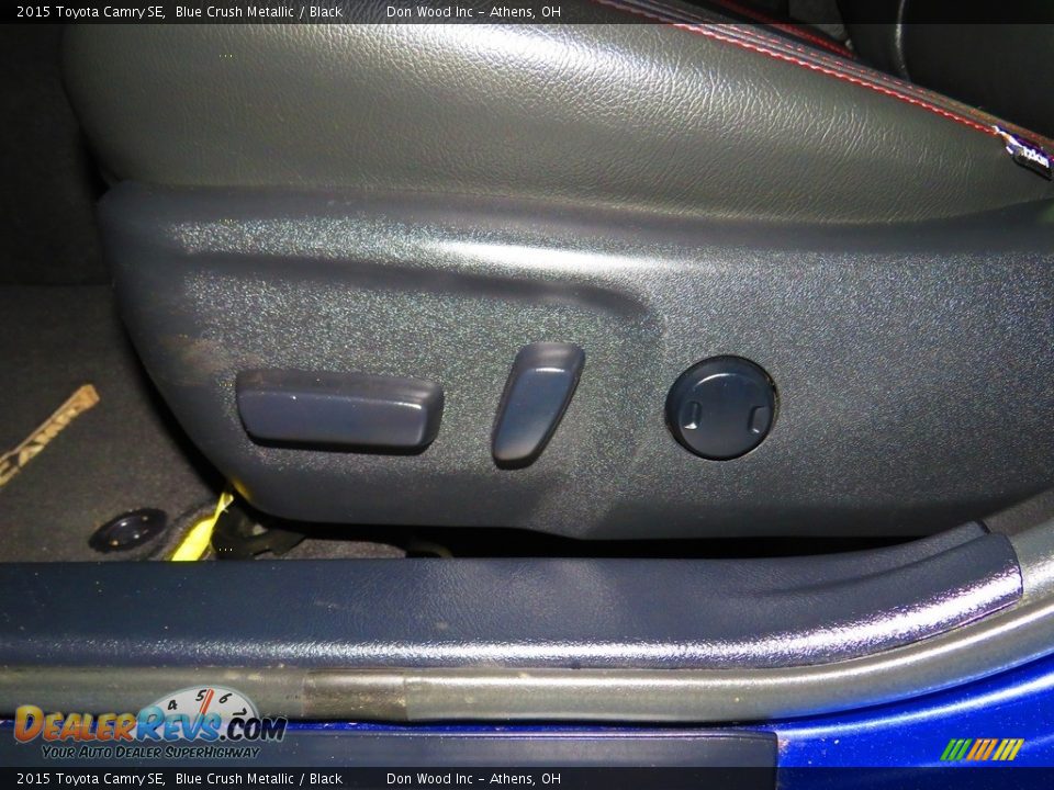 2015 Toyota Camry SE Blue Crush Metallic / Black Photo #18