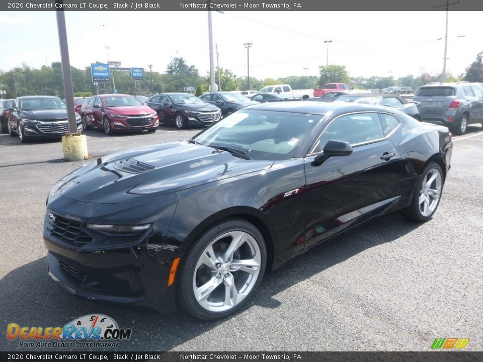 Front 3/4 View of 2020 Chevrolet Camaro LT Coupe Photo #1