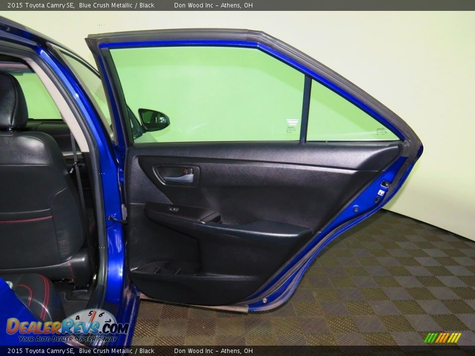 2015 Toyota Camry SE Blue Crush Metallic / Black Photo #23