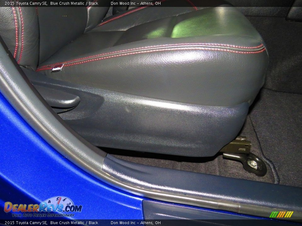 2015 Toyota Camry SE Blue Crush Metallic / Black Photo #26