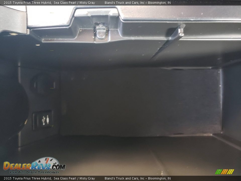 2015 Toyota Prius Three Hybrid Sea Glass Pearl / Misty Gray Photo #24