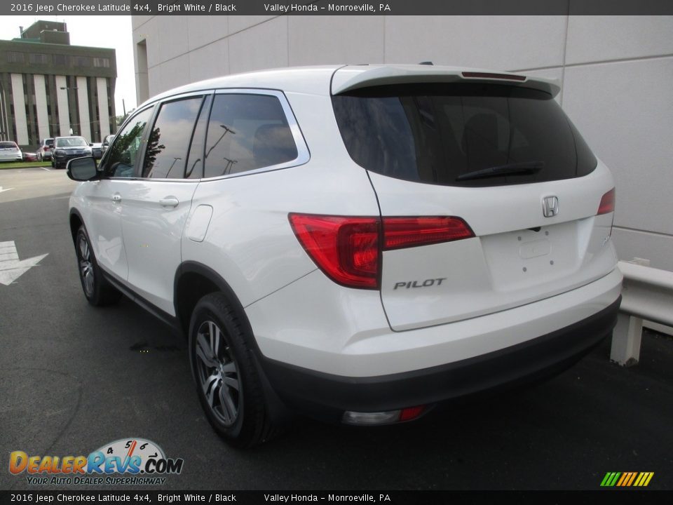 2016 Jeep Cherokee Latitude 4x4 Bright White / Black Photo #3