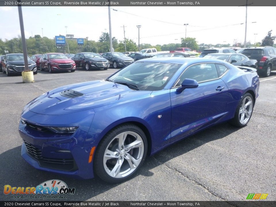Front 3/4 View of 2020 Chevrolet Camaro SS Coupe Photo #1