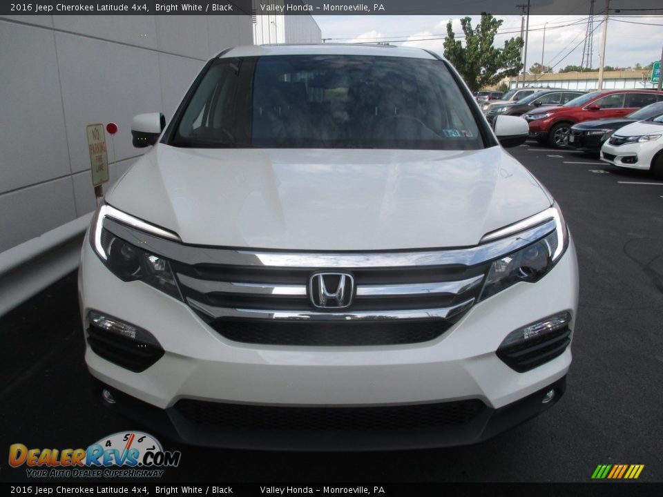 2016 Jeep Cherokee Latitude 4x4 Bright White / Black Photo #8