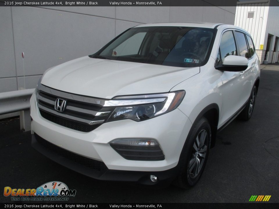 2016 Jeep Cherokee Latitude 4x4 Bright White / Black Photo #9