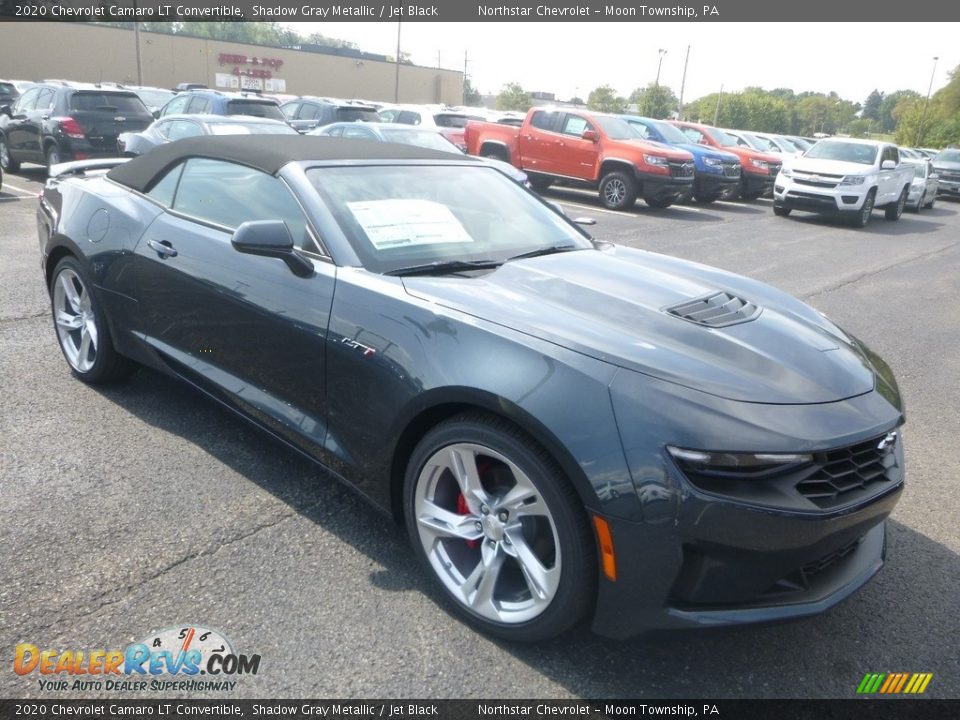 Front 3/4 View of 2020 Chevrolet Camaro LT Convertible Photo #6