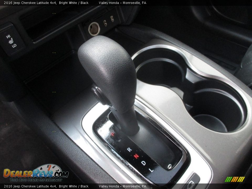 2016 Jeep Cherokee Latitude 4x4 Bright White / Black Photo #16