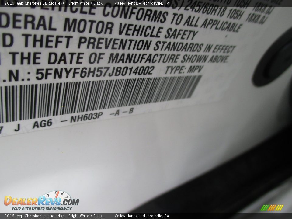 2016 Jeep Cherokee Latitude 4x4 Bright White / Black Photo #19