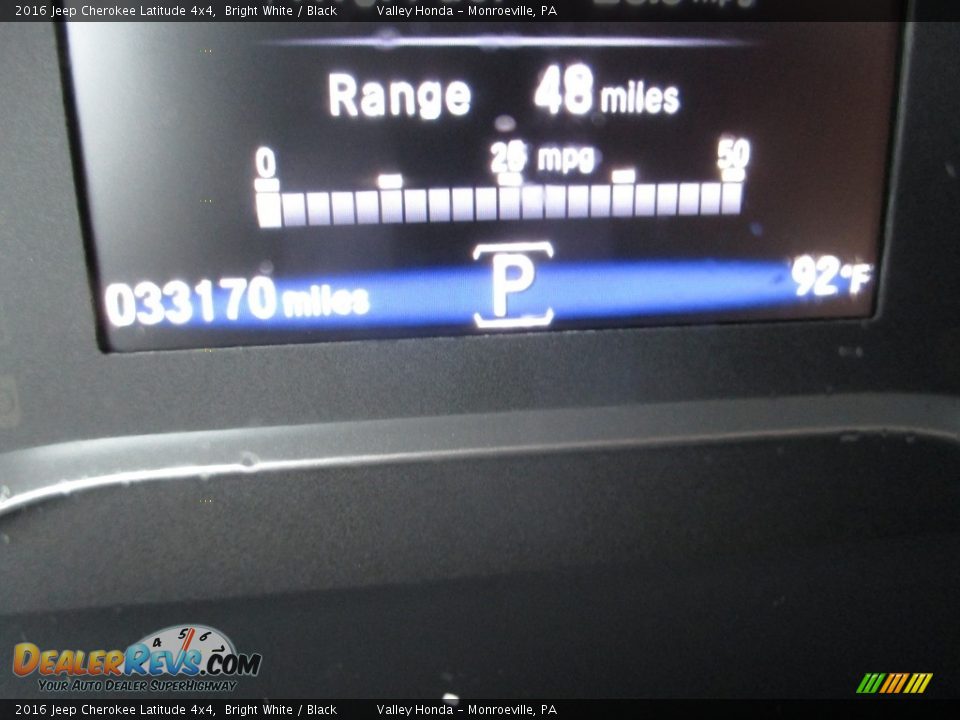 2016 Jeep Cherokee Latitude 4x4 Bright White / Black Photo #20