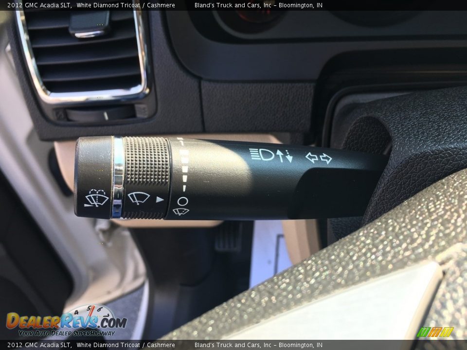 2012 GMC Acadia SLT White Diamond Tricoat / Cashmere Photo #19