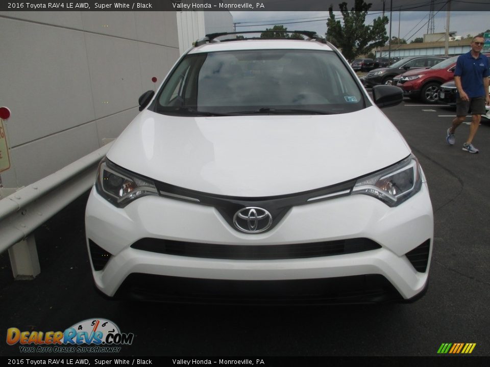 2016 Toyota RAV4 LE AWD Super White / Black Photo #8
