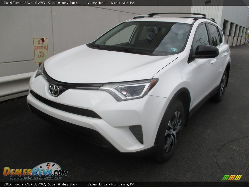 2016 Toyota RAV4 LE AWD Super White / Black Photo #9