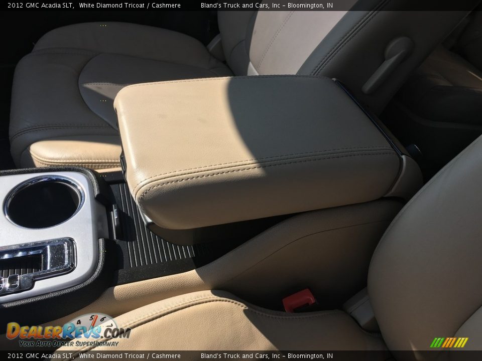 2012 GMC Acadia SLT White Diamond Tricoat / Cashmere Photo #26