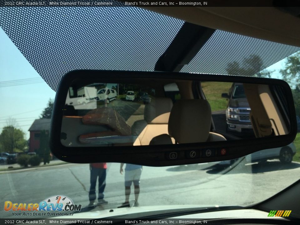 2012 GMC Acadia SLT White Diamond Tricoat / Cashmere Photo #28