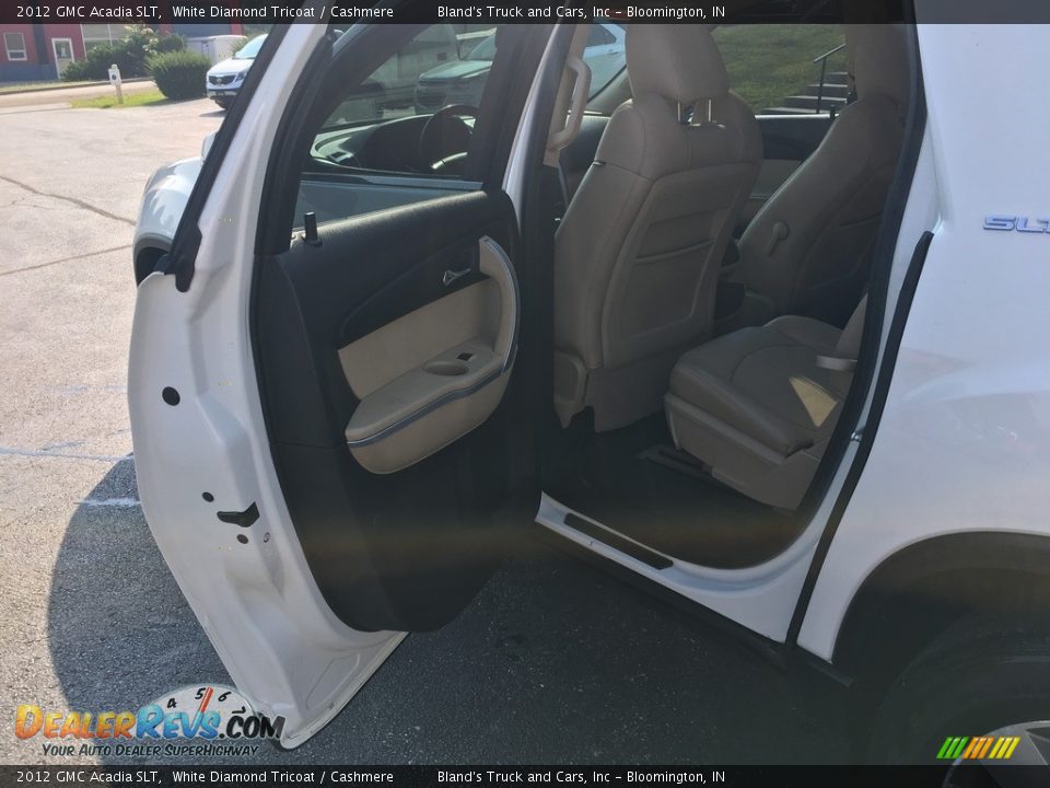 2012 GMC Acadia SLT White Diamond Tricoat / Cashmere Photo #30