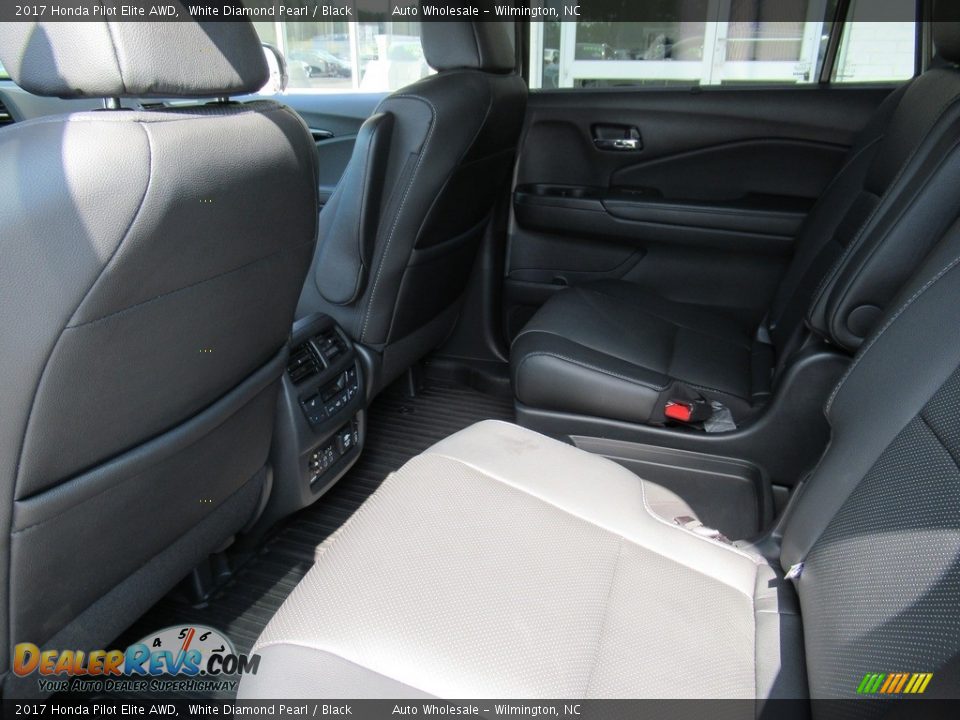 2017 Honda Pilot Elite AWD White Diamond Pearl / Black Photo #10