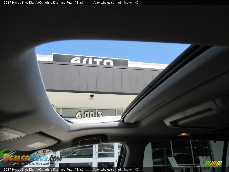 2017 Honda Pilot Elite AWD White Diamond Pearl / Black Photo #13