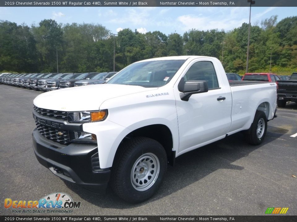 Front 3/4 View of 2019 Chevrolet Silverado 1500 WT Regular Cab 4WD Photo #1