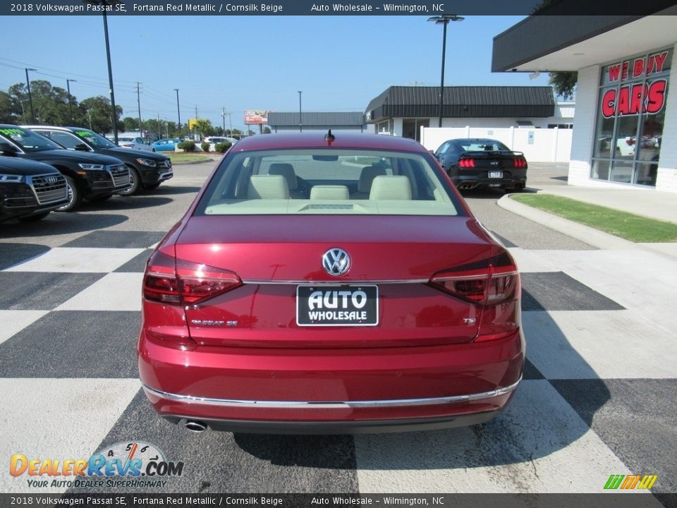 2018 Volkswagen Passat SE Fortana Red Metallic / Cornsilk Beige Photo #4