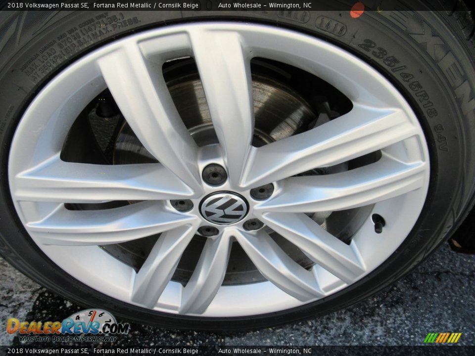 2018 Volkswagen Passat SE Fortana Red Metallic / Cornsilk Beige Photo #8