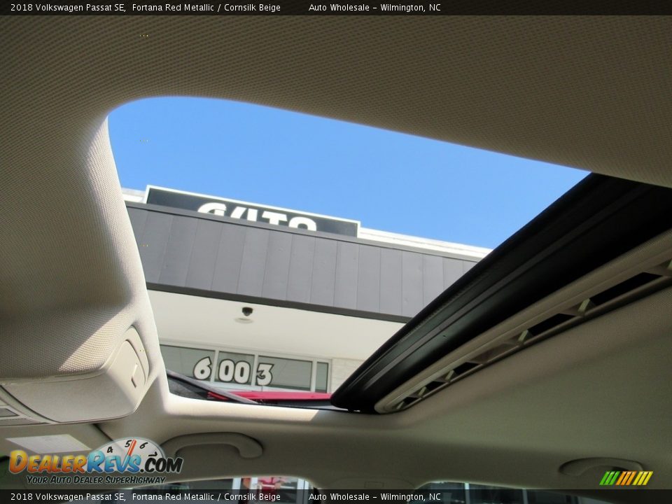 2018 Volkswagen Passat SE Fortana Red Metallic / Cornsilk Beige Photo #14