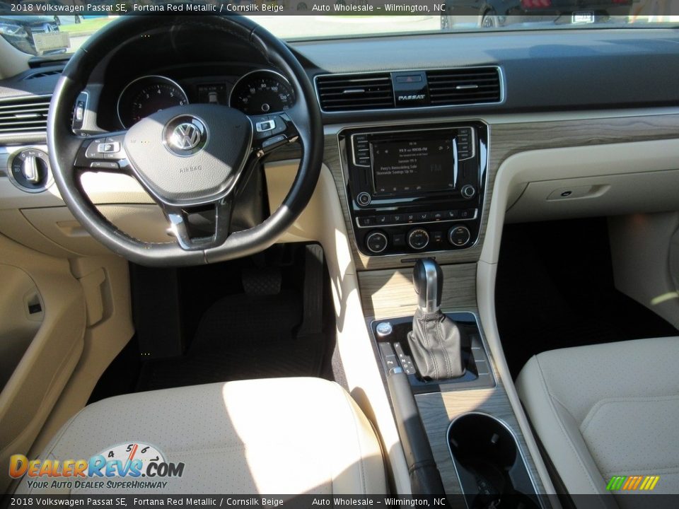 2018 Volkswagen Passat SE Fortana Red Metallic / Cornsilk Beige Photo #15