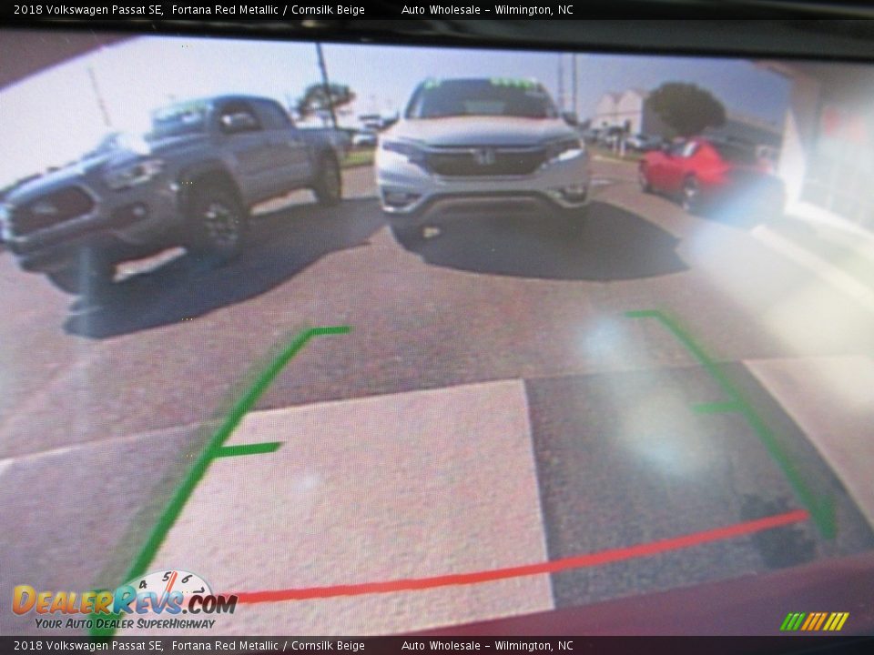 2018 Volkswagen Passat SE Fortana Red Metallic / Cornsilk Beige Photo #19