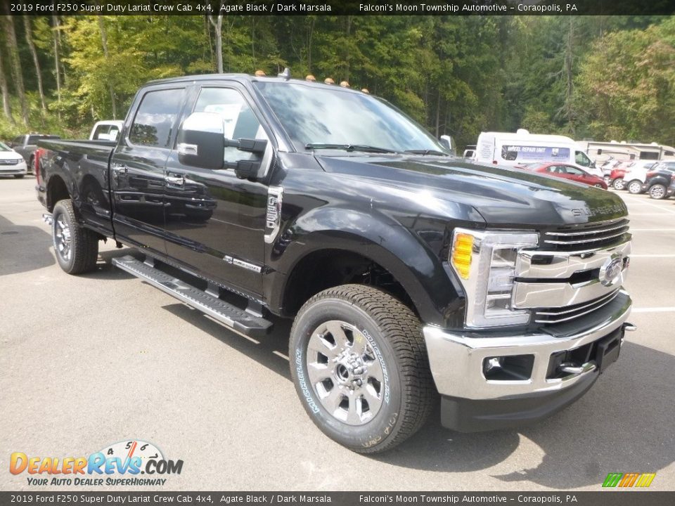 Front 3/4 View of 2019 Ford F250 Super Duty Lariat Crew Cab 4x4 Photo #3