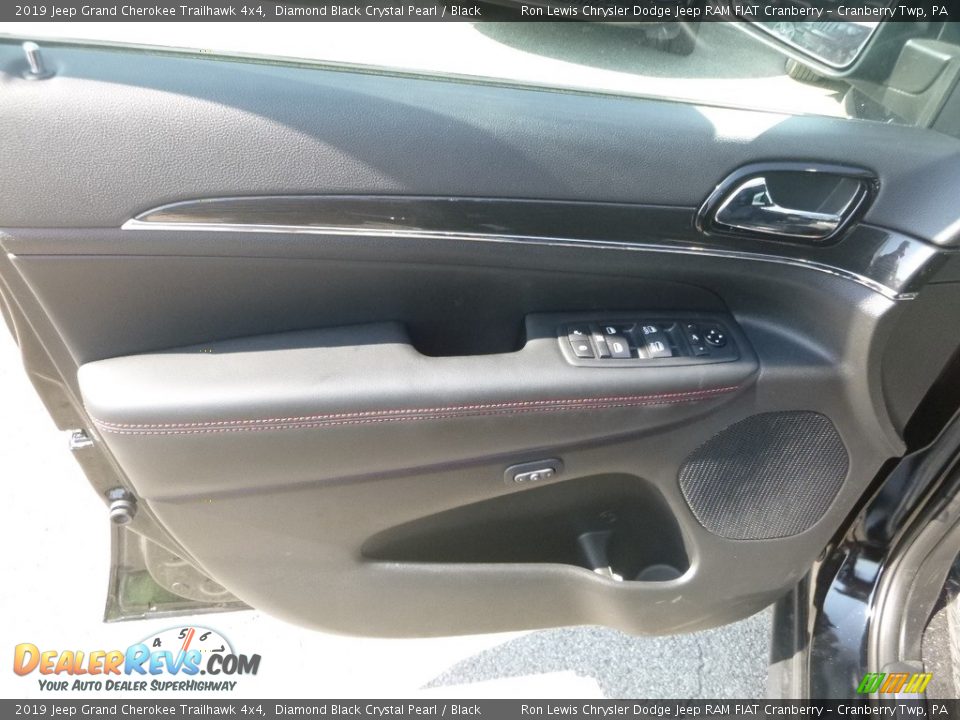 2019 Jeep Grand Cherokee Trailhawk 4x4 Diamond Black Crystal Pearl / Black Photo #13