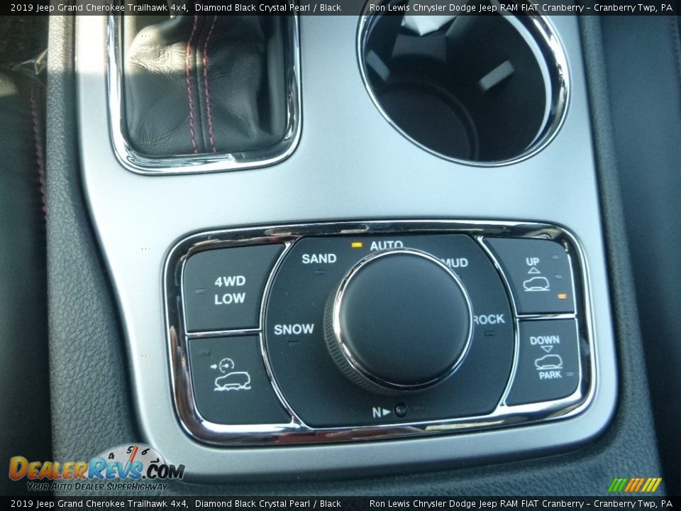 Controls of 2019 Jeep Grand Cherokee Trailhawk 4x4 Photo #20