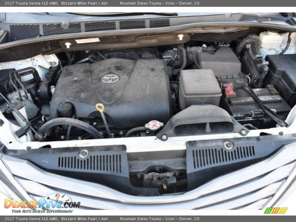 2017 Toyota Sienna XLE AWD Blizzard White Pearl / Ash Photo #9