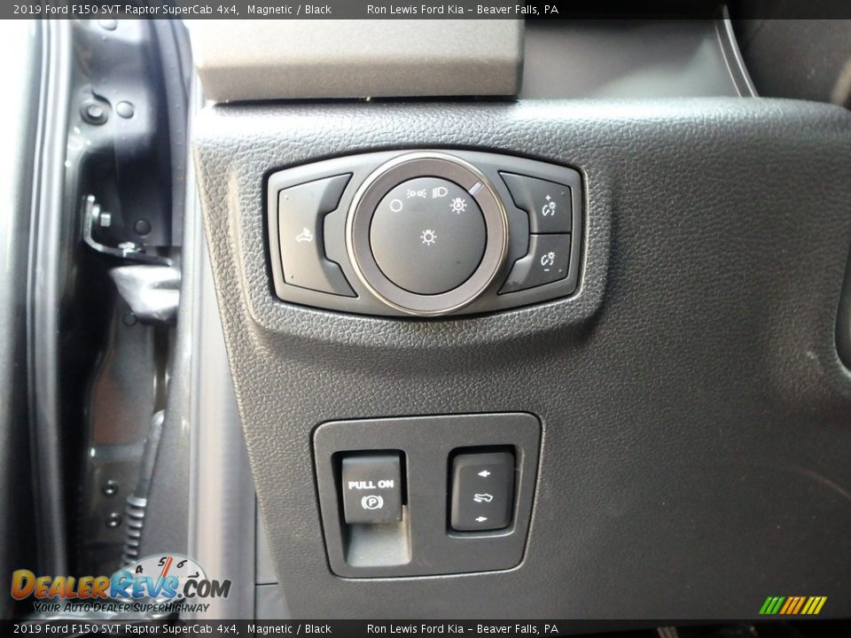 Controls of 2019 Ford F150 SVT Raptor SuperCab 4x4 Photo #12