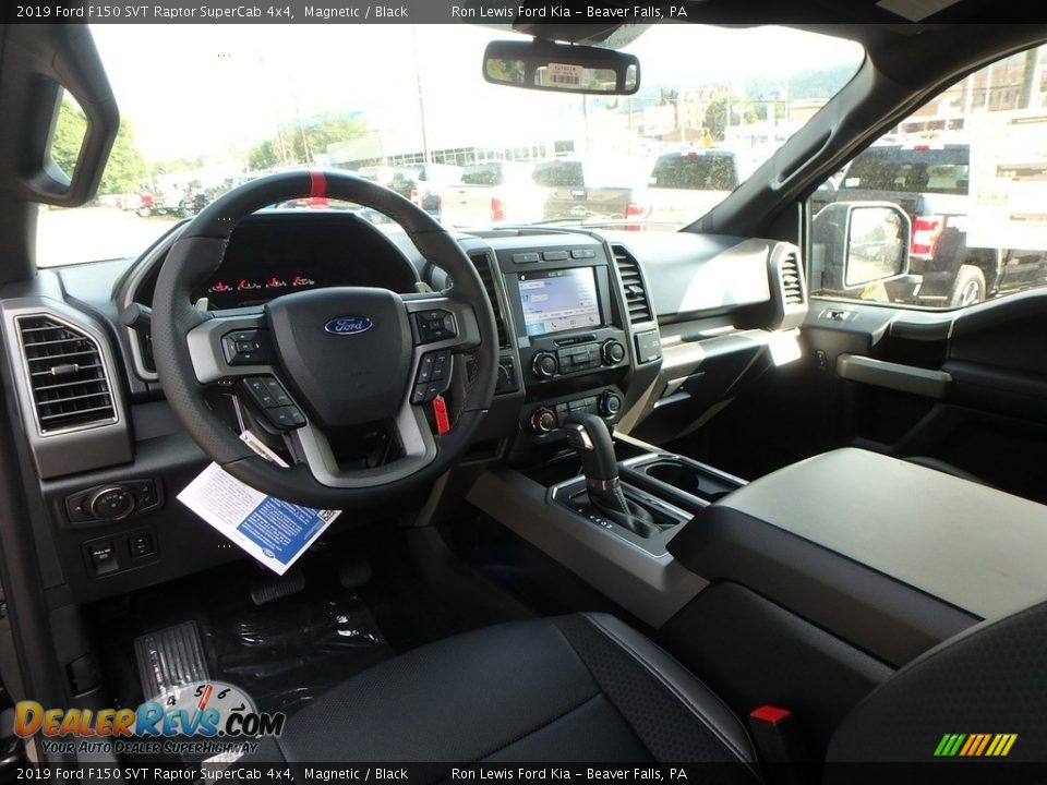 Front Seat of 2019 Ford F150 SVT Raptor SuperCab 4x4 Photo #15