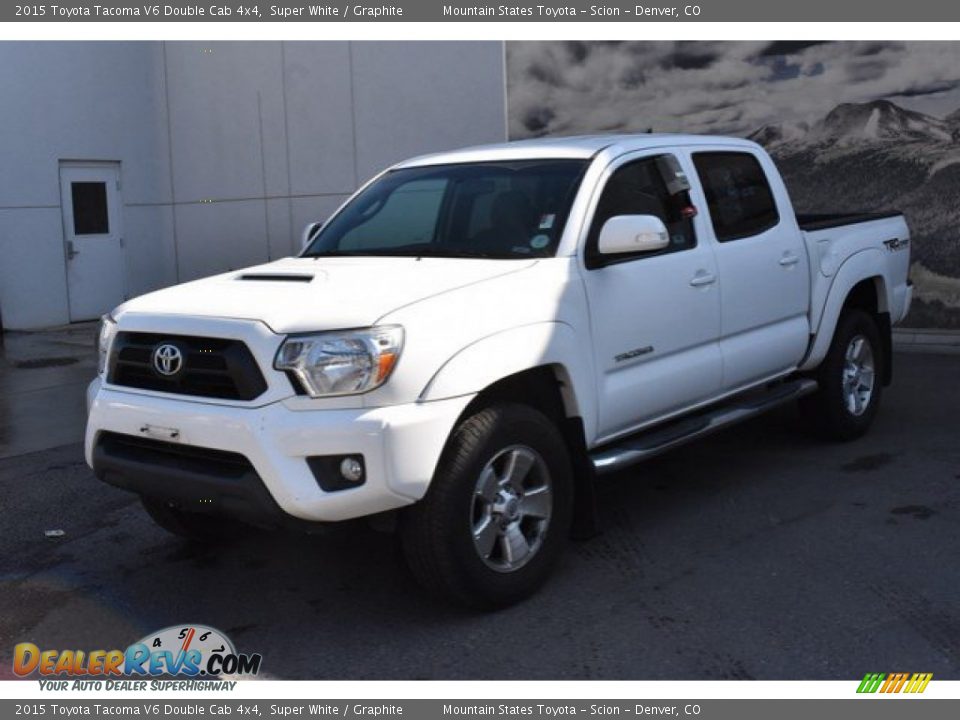 2015 Toyota Tacoma V6 Double Cab 4x4 Super White / Graphite Photo #2