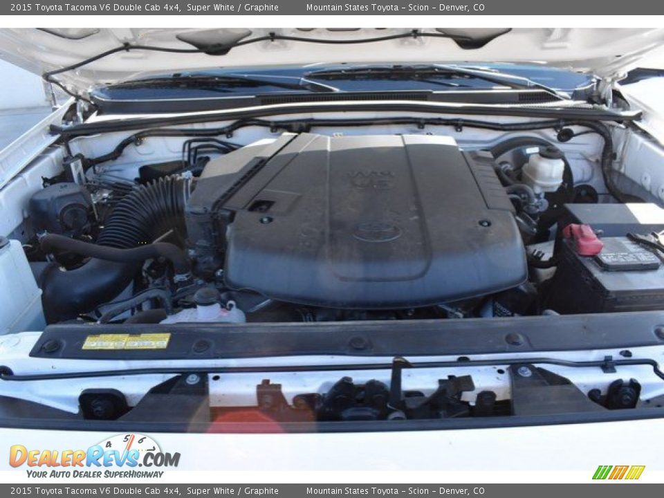 2015 Toyota Tacoma V6 Double Cab 4x4 Super White / Graphite Photo #9