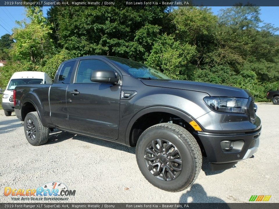 Front 3/4 View of 2019 Ford Ranger XLT SuperCab 4x4 Photo #8